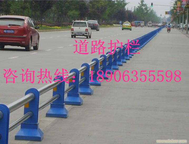 不銹鋼隔離護(hù)欄01、隔離護(hù)欄